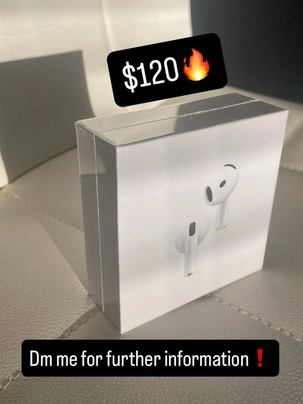 Apple White Earbud Headphones with Charging Case